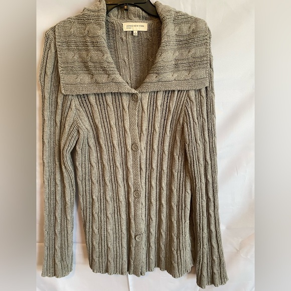 Grey Sweater - Picture 1 of 7